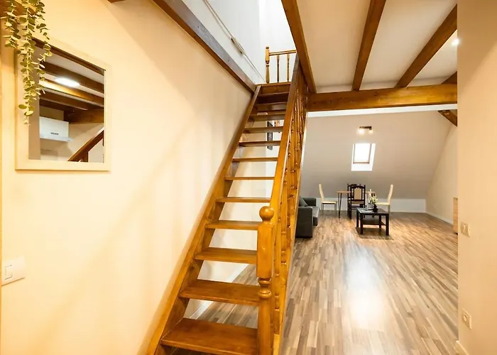 Urban Loft Old Town 25 Apartment