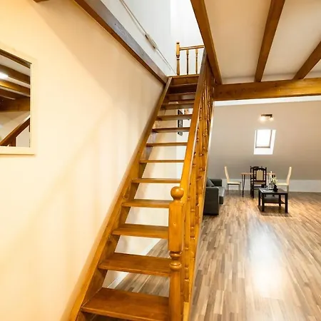 Urban Loft Old Town 25 아파트